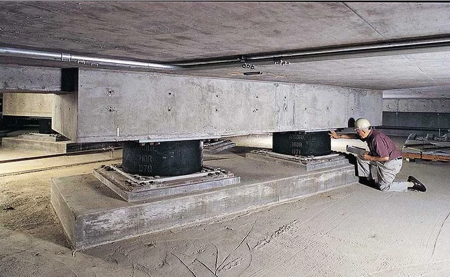 Diseño de Aislación Sísmica de Base en Buin: Protección Estructural Contra Terremotos